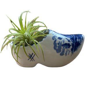 HOME ACCENTS Delft Blue Porcelain Dutch Clog